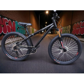 BICICLETA JUMPER DIRT EN ALUMINIO 26 HIDRAULICA 1x8 v